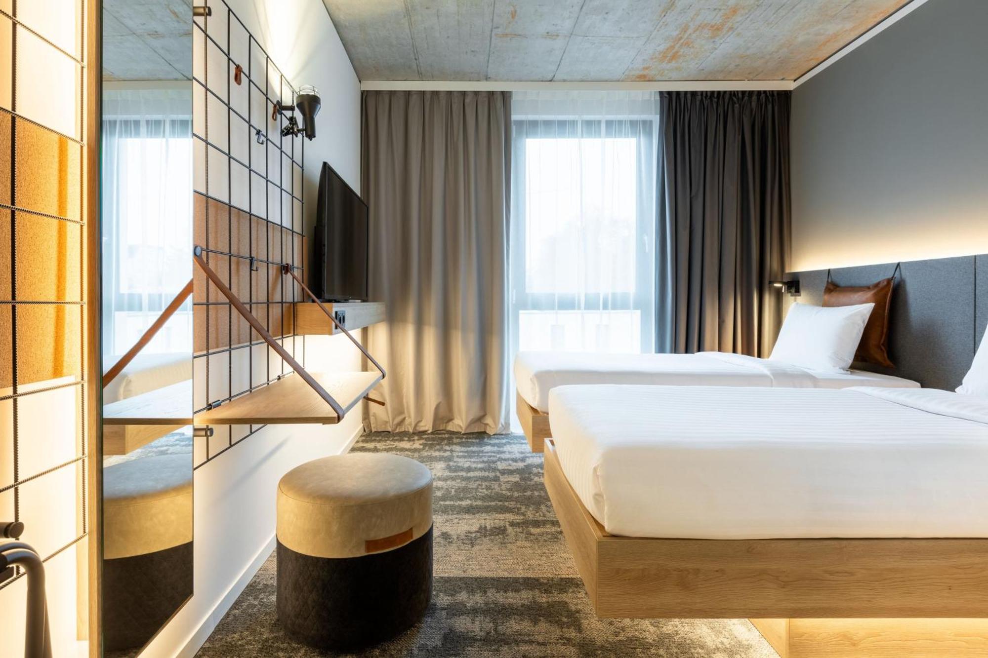 Moxy Outletcity Metzingen Metzingen  Exteriör bild