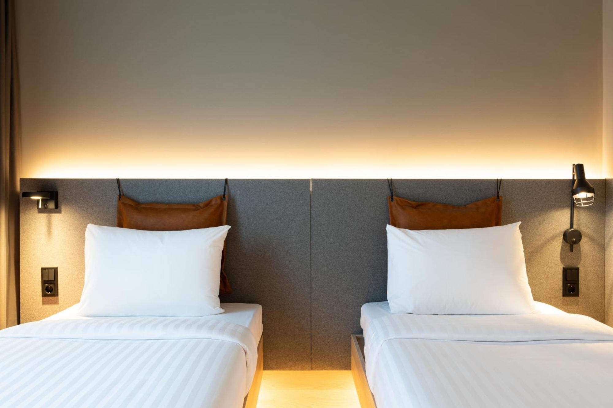 Moxy Outletcity Metzingen Metzingen  Exteriör bild