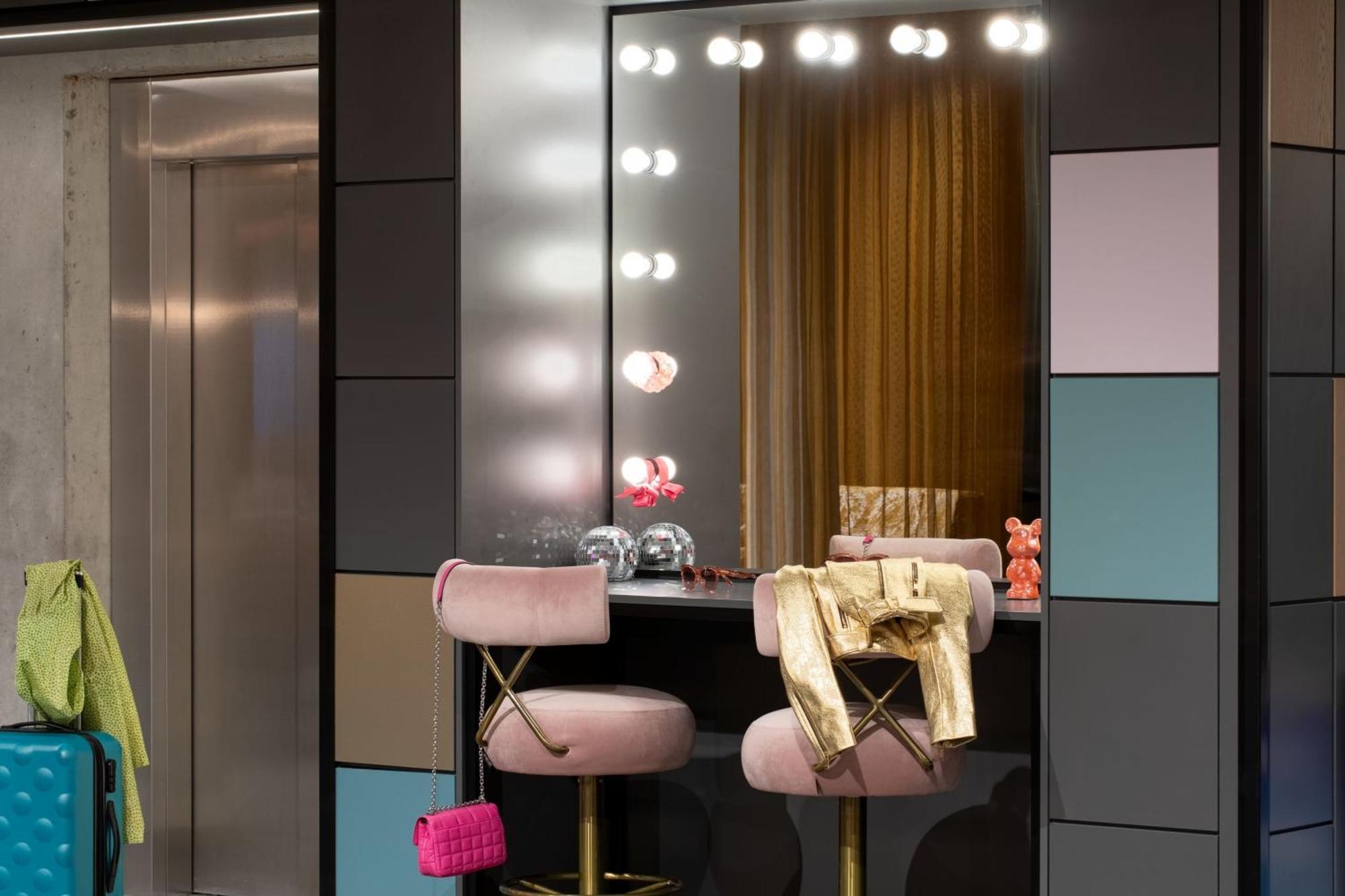 Moxy Outletcity Metzingen Metzingen  Exteriör bild