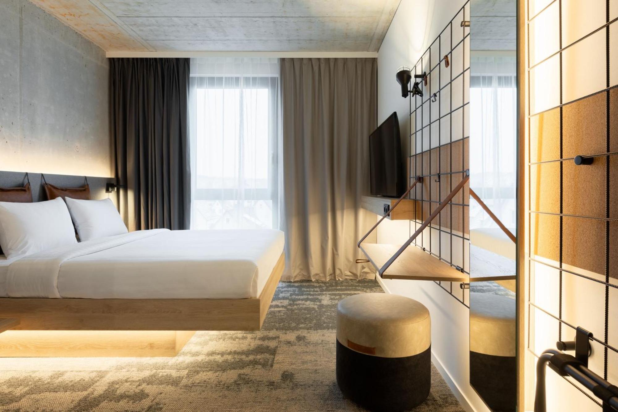 Moxy Outletcity Metzingen Metzingen  Exteriör bild