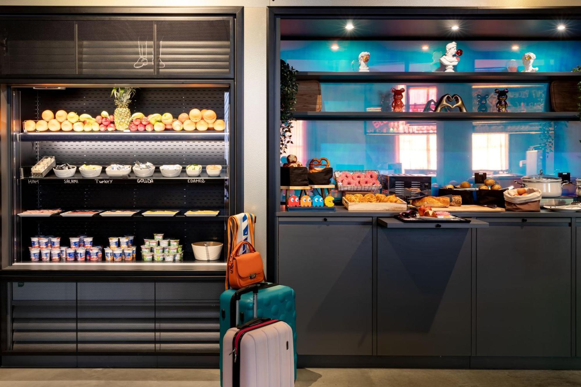 Moxy Outletcity Metzingen Metzingen  Exteriör bild