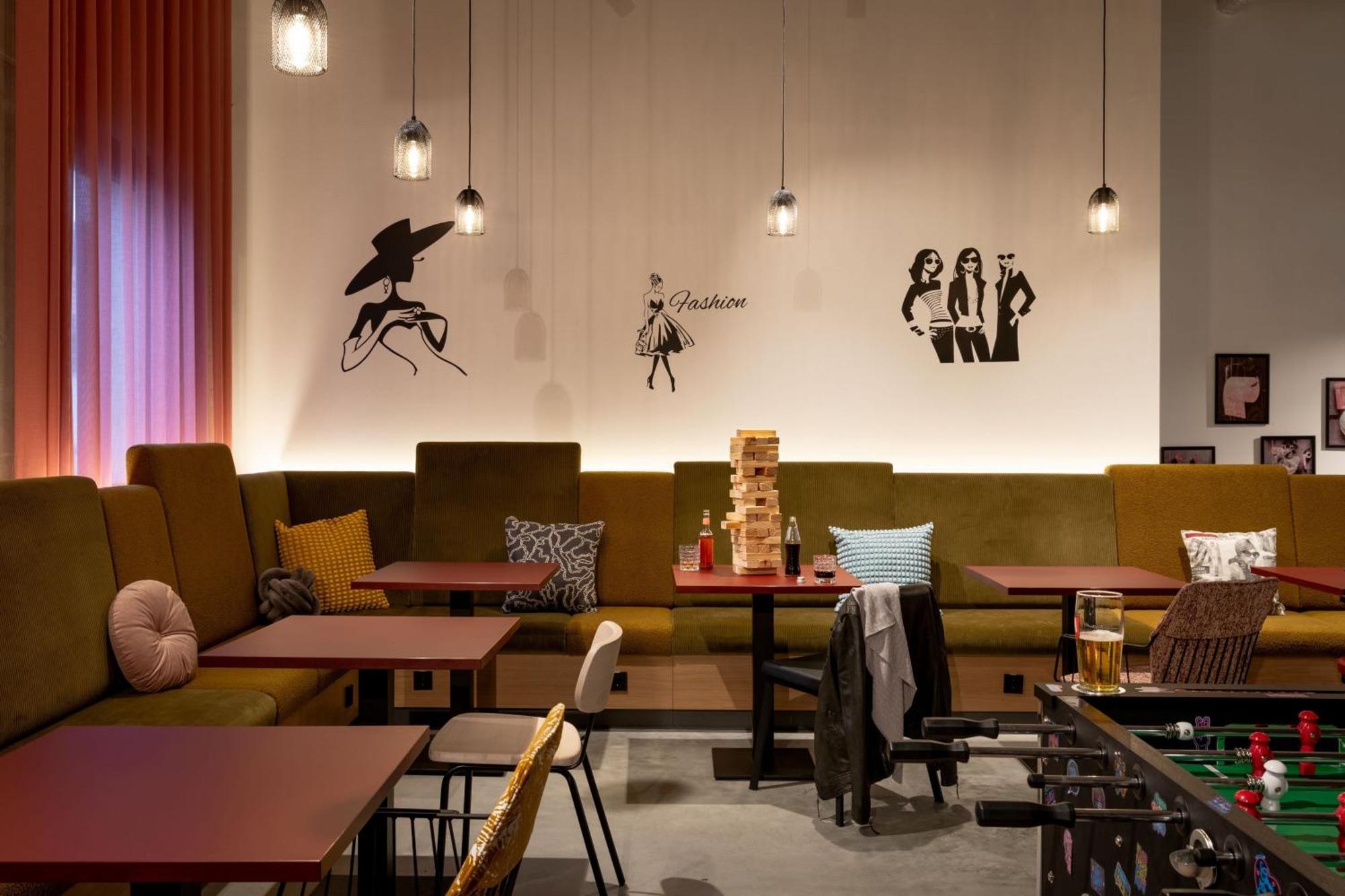 Moxy Outletcity Metzingen Metzingen  Exteriör bild