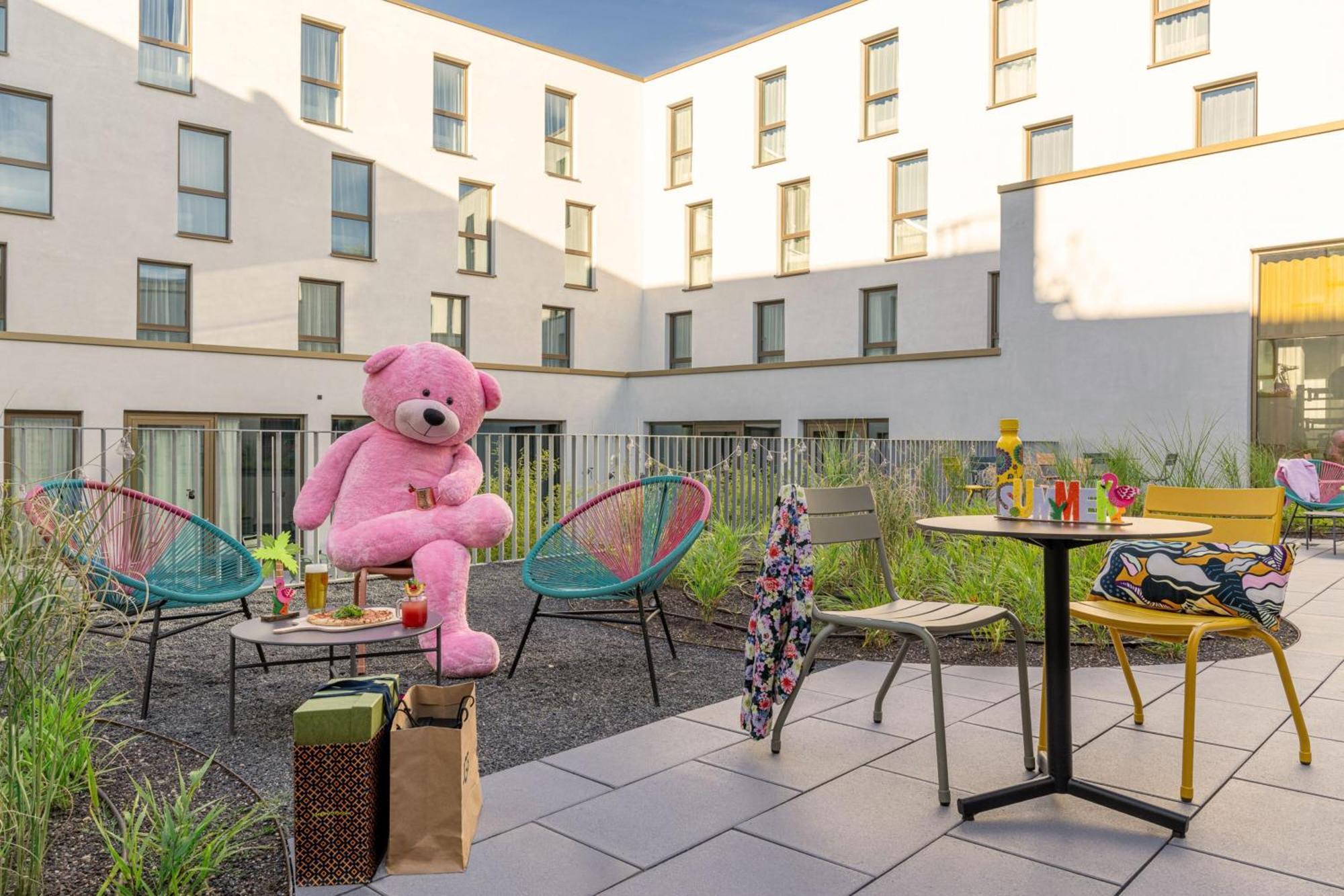 Moxy Outletcity Metzingen Metzingen  Exteriör bild
